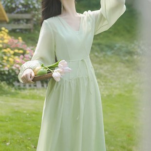 法式超仙气质v领空气感轻纱连衣裙女夏季欧式田园风果绿色长裙子