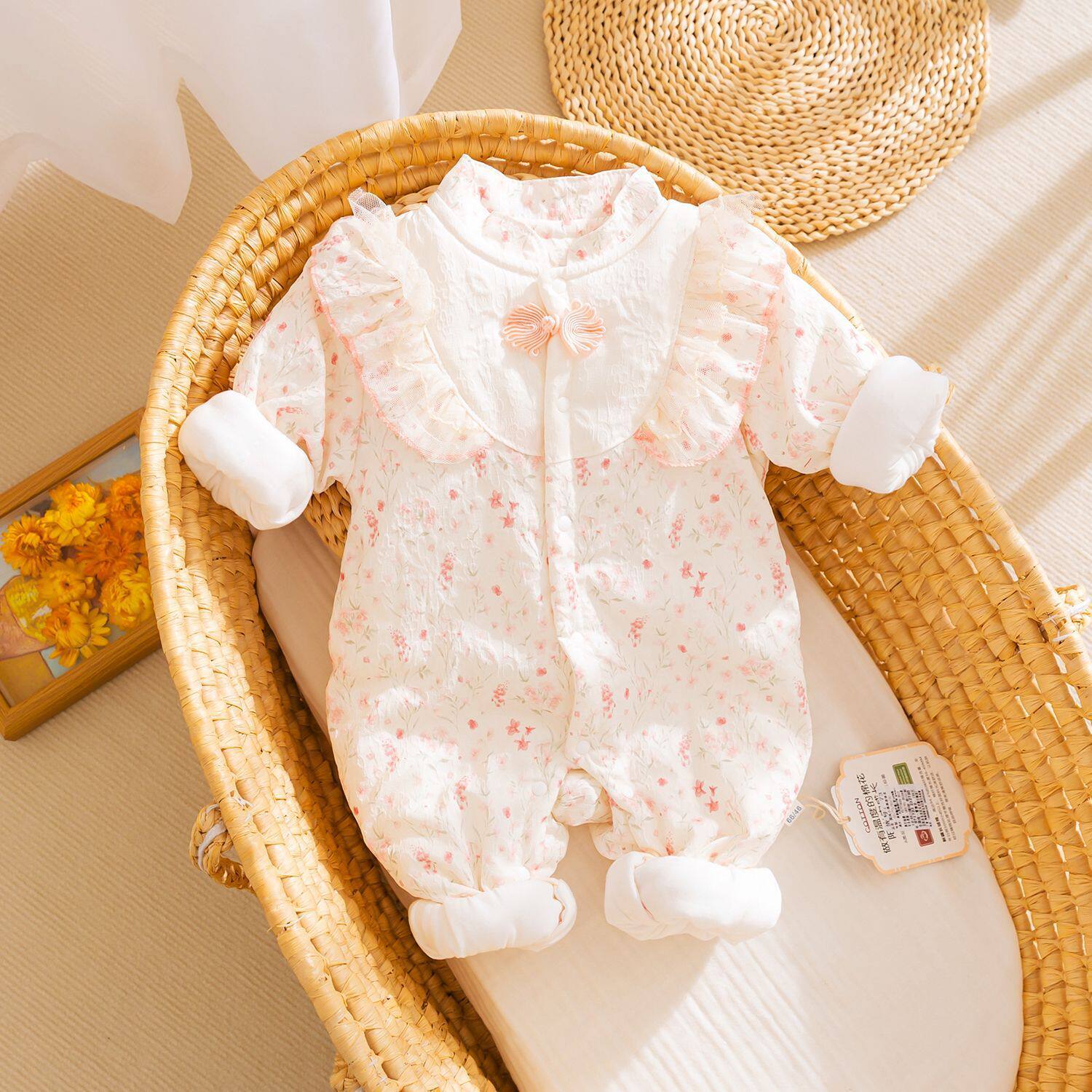 秋冬季婴儿衣服夹棉连体衣女宝宝哈衣外出服薄棉衣棉服外穿套装