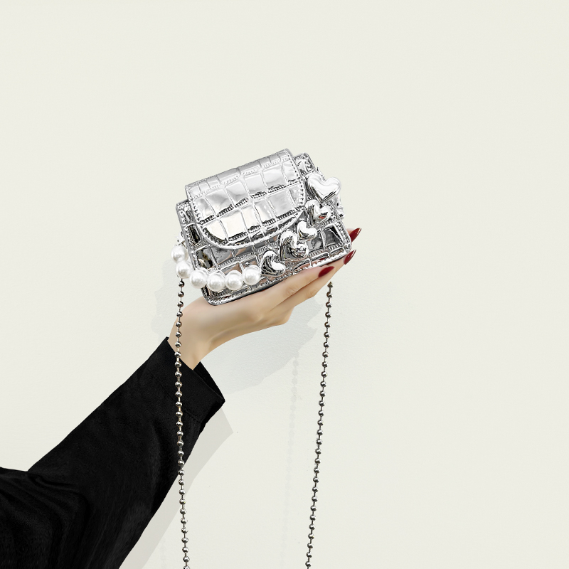 小众设计包d包女夏2025新款高级感斜挎包网红爆款超火鳄鱼纹口红