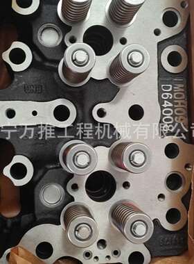 山推推土机SD22SD32缸盖总成4915442