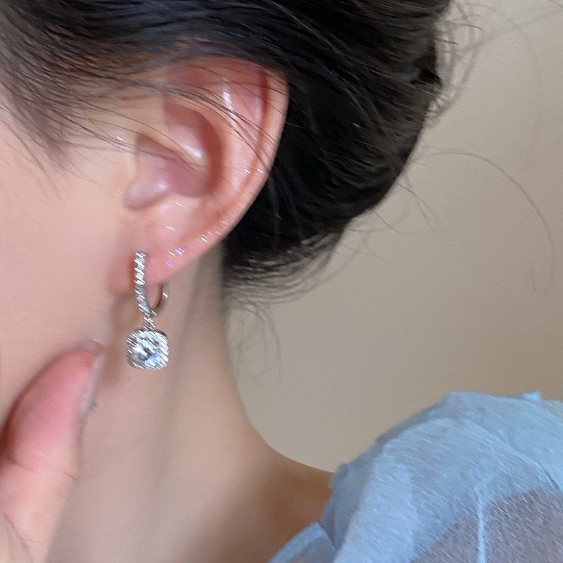 满钻小方糖耳钉2024年新款爆款流苏耳环轻奢高级感耳坠耳扣耳饰品,饰品/流行首饰/时尚饰品新,耳钉,淘宝优惠券,粉丝福利购,淘宝优惠卷