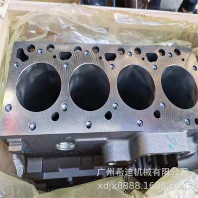 PC100-6 PC110-6 PC120-6 4BT3.9 4D102发动机缸体 挖掘机配件