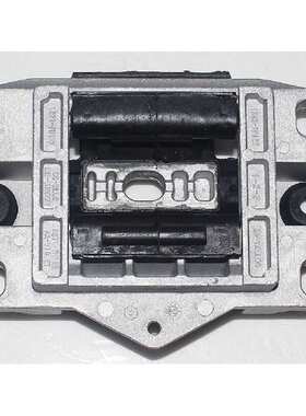 1S717M122EA 适用福特04-07蒙迪欧  发动机支架 波箱脚胶 7M121