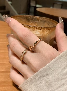 金色锆石戒指女小众设计轻奢几何素圈戒指女时尚个性食指指环开口