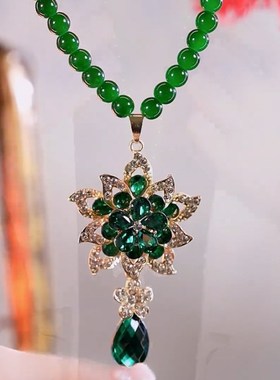 高级感绿色水晶项链花朵毛衣链长款2023新款秋冬挂件吊坠衣服配饰