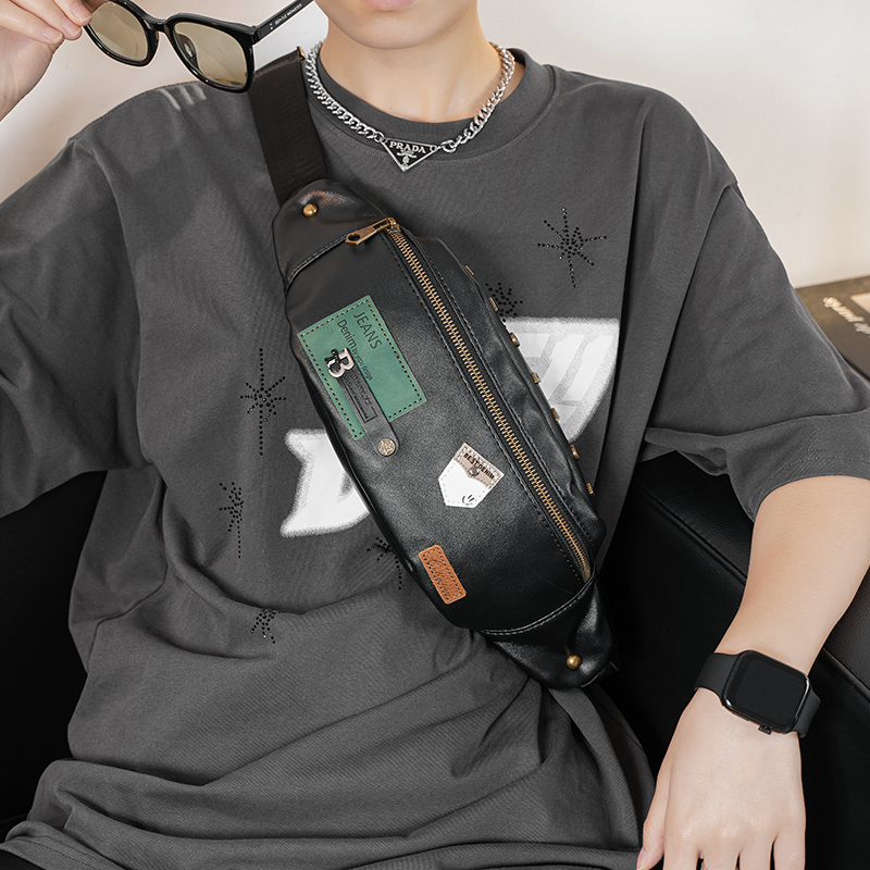 潮牌徽章铆钉胸包腰包韩版男包休闲时尚单肩包斜挎包Y潮流揹包挎