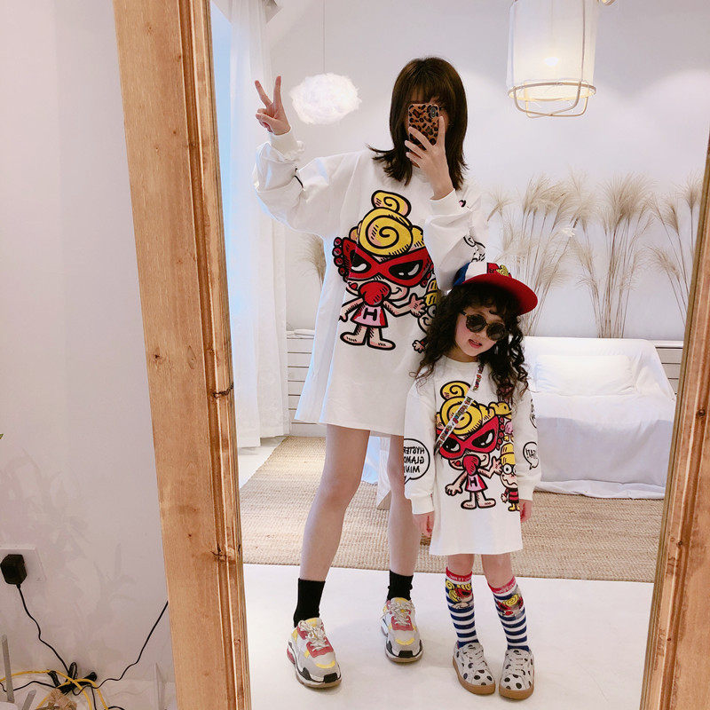 网红亲子装母女装洋派春秋卫衣2023新款女童冬加绒中长宽松洋装