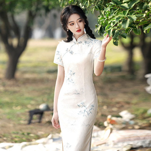 新中式旗袍夏季2025新款碎花日常复古民国风少女改良年轻款连衣裙