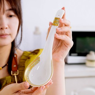 欧式浮雕金骨瓷盛汤大勺子家用长柄舀粥调M羹汤勺陶瓷大号瓷勺子