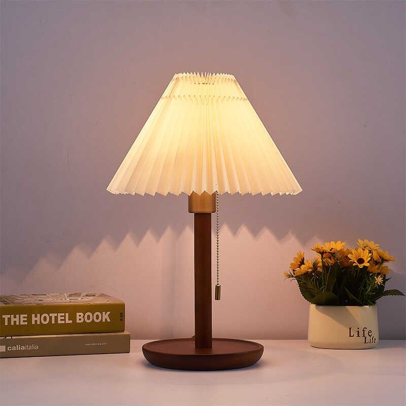 北欧实木胡桃色台灯百褶床头柜护眼台灯轻奢装饰书桌中古风台灯,家装灯饰光源,装饰台灯,淘宝优惠券,粉丝福利购,淘宝优惠卷