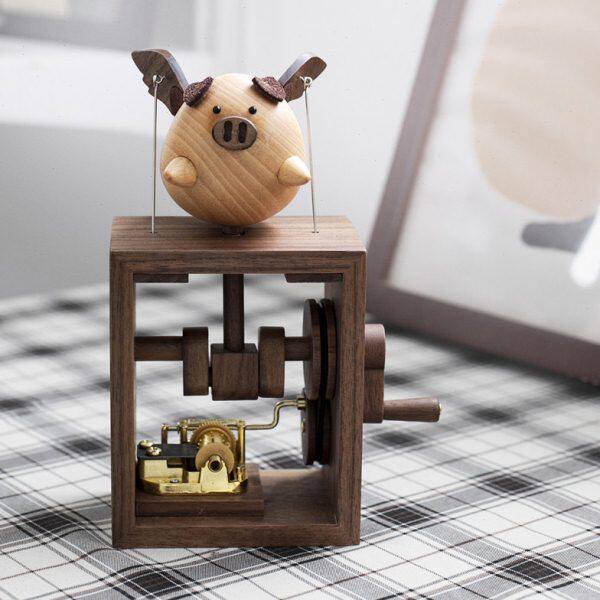 飞猪音乐盒木质式友情八音盒发条人节手摇送生日礼物天空之城男女