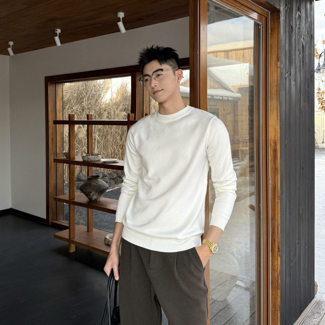 轻熟男士极简风半高领针