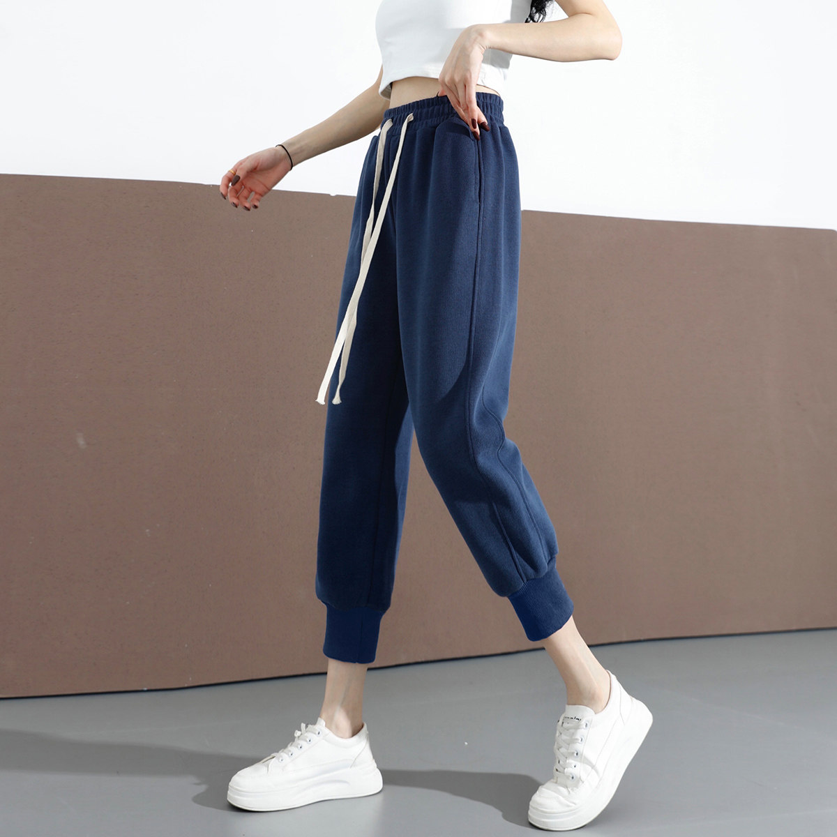 小个子穿搭配八分卫裤女