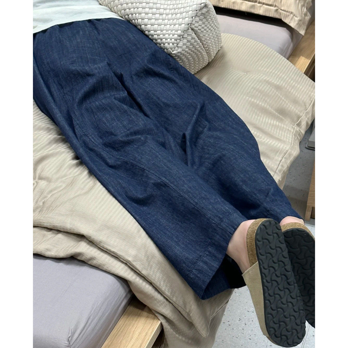 深蓝色裤子女款宽松大尺
