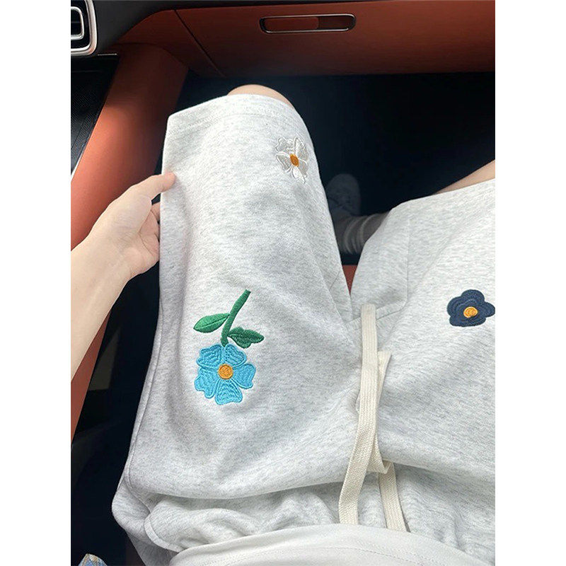 灰色美式复古小花刺绣短