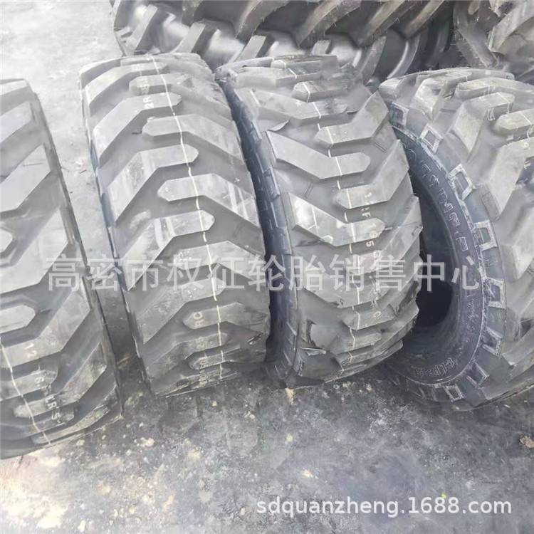 现货供应12R16.5工程人字轮胎300/70R16.5滑移装载机GLR25
