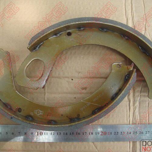 手刹皮 手刹蹄 手刹片 五十铃 庆铃 700P ELF 4HK1TCS