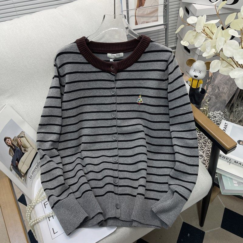 胡子叔大码女装条纹毛衣开衫秋冬慵懒风刺绣单排扣圆领针织衫外套,女装/女士精品,大码内搭,淘宝优惠券,粉丝福利购,淘宝优惠卷