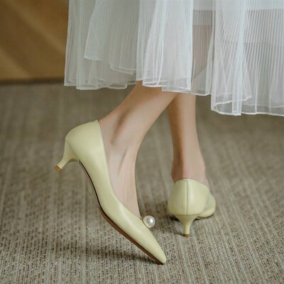 珍珠高跟鞋女2021新款真皮细跟尖头5cm小跟气质百搭职业猫跟单鞋