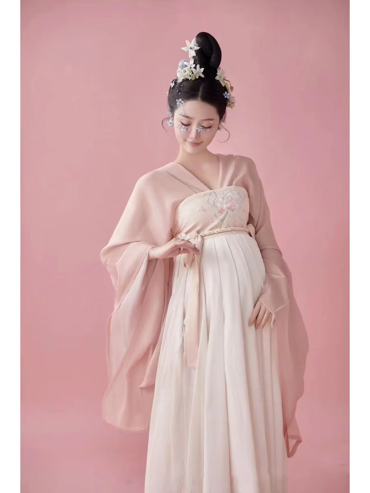 新款孕妇拍照服装影楼孕妈咪复古影楼服装