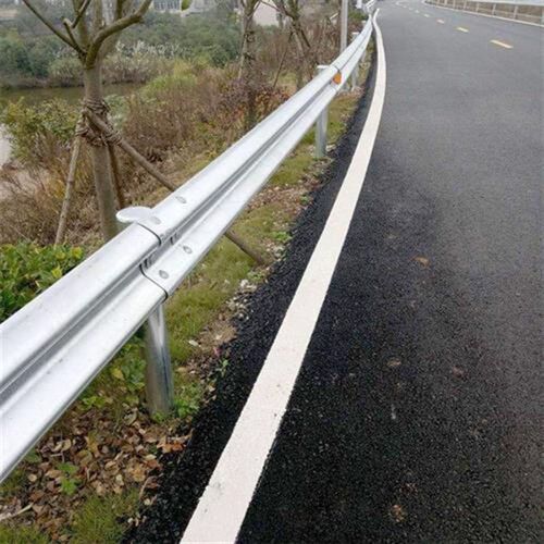 公路波形护栏板乡村道路波形护栏板高速热镀锌防撞波形梁钢护栏板