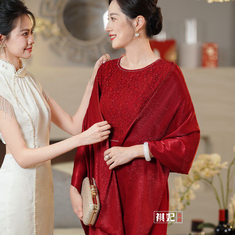 结婚礼妈妈礼服晚装长裙2024新款年轻气质喜婆婆婚宴装披肩两件套图片