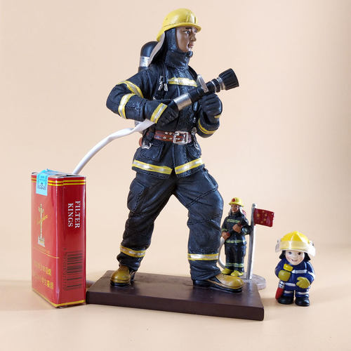 桌面摆件纪念品消防救援雕塑灭火员手办公仔玩偶儿童玩具模型奖品