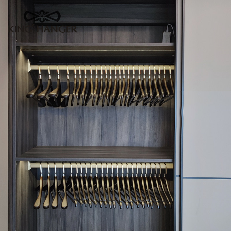 金领结黑色高端时尚轻奢实木衣架高档西服衣挂无痕衣柜木质衣撑,收纳整理,木质衣架,淘宝优惠券,粉丝福利购,淘宝优惠卷