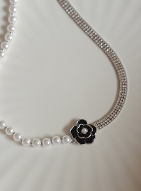 曼哈顿晚宴复古n赫本风高级感法式小众黑色山茶珍珠项链锁骨
