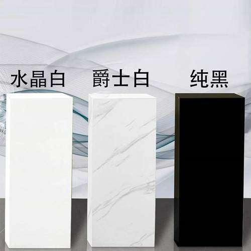 现代北欧高档轻奢风客厅电视柜旁潮玩手办艺术品大理石底座定制