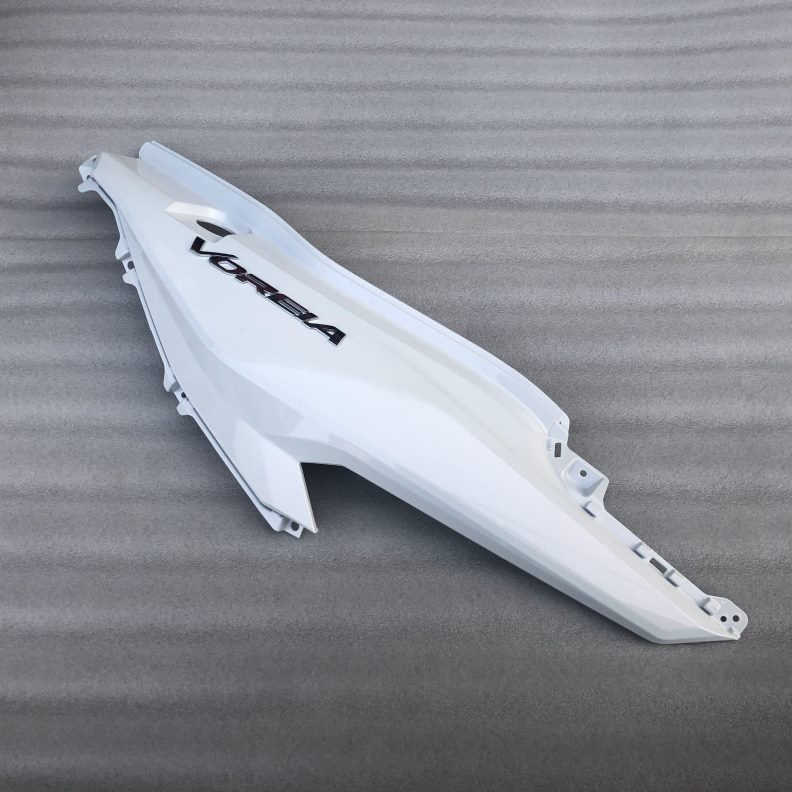 大阳ADV踏板DY150T-36左右车体盖上部边轨白变龙导流罩壳板带标志