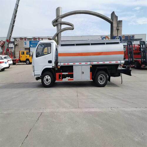 出口吉尔吉斯油车 6吨加油车带加油机加油车厂家
