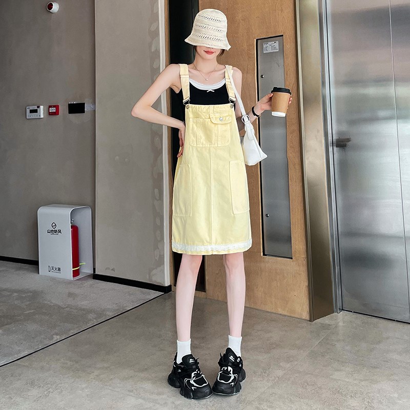 减龄牛仔背带裙女夏季2025新款薄款气质蕾丝拼接休闲显瘦宽松短裙图片