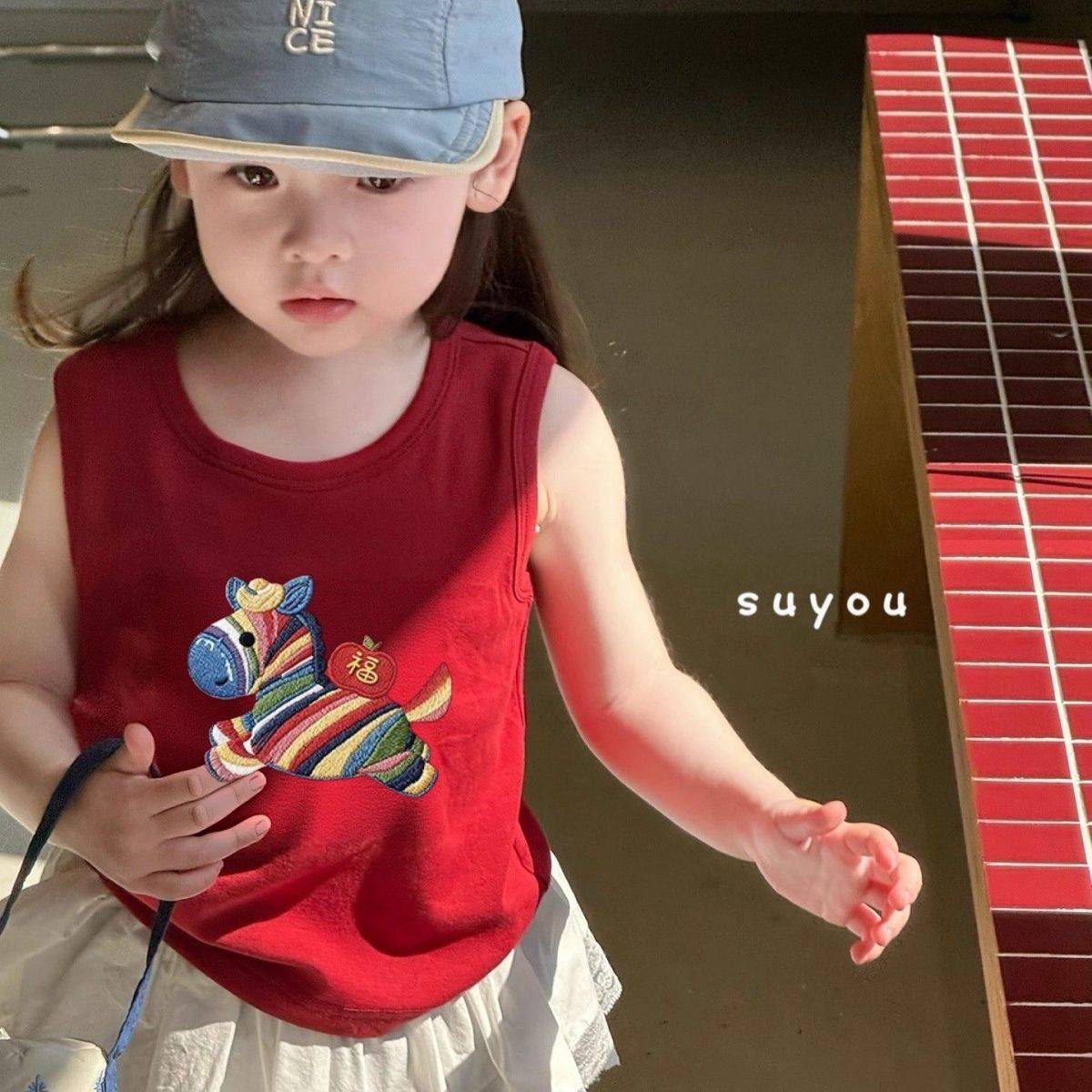 2026年新年拜年服女童洋气小马印花百搭红色背心宝宝本命年休闲t