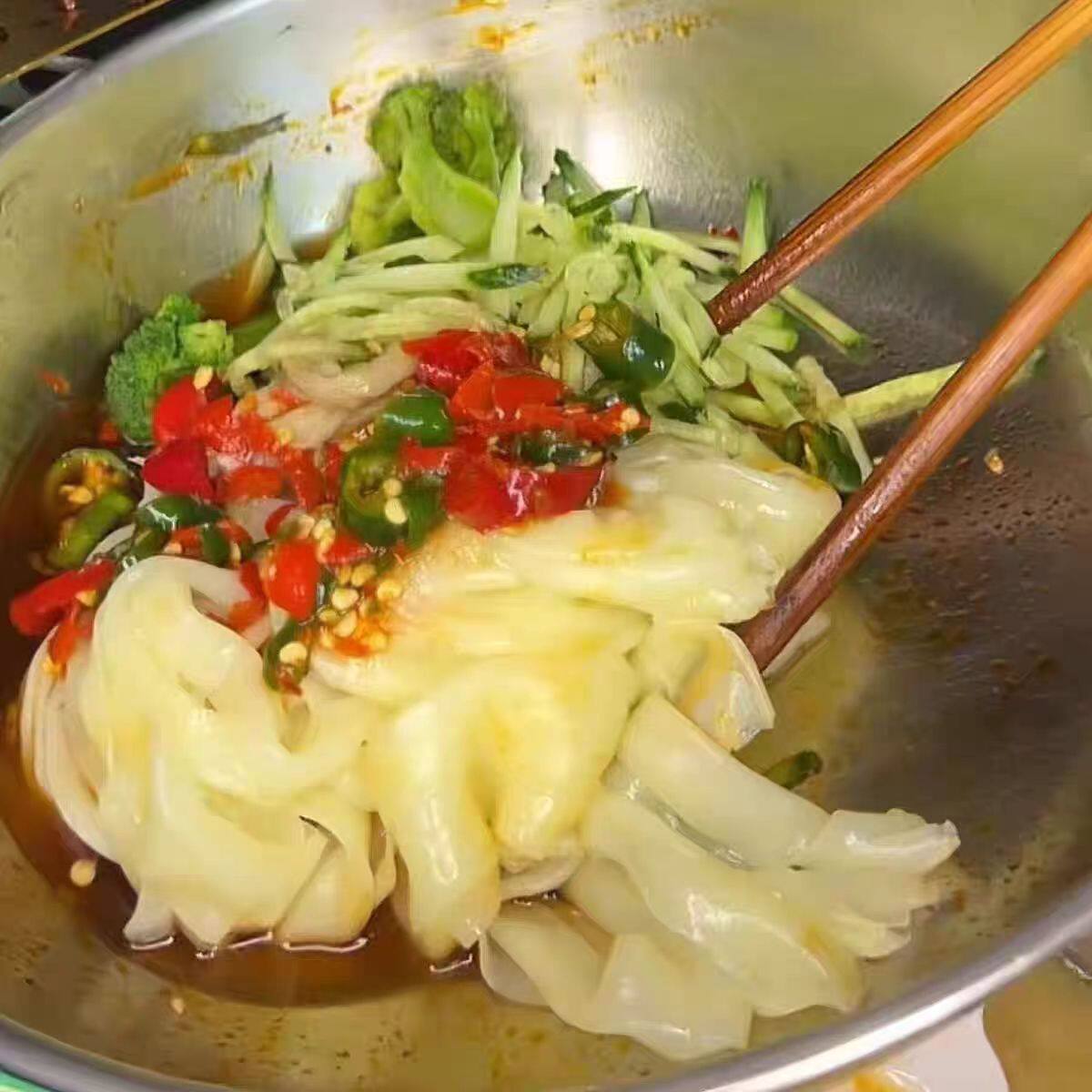 马华魏家陕西鲜凉皮手工无蔬菜凉皮擀面皮凉拌速食正宗3份