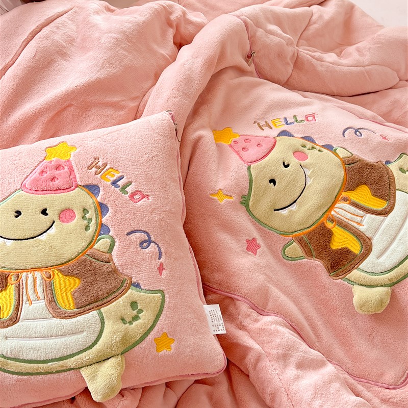 牛奶绒加厚保暖抱枕被子两用可爱汽车靠垫枕头折叠盖毯.办公室午