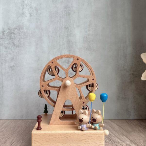 小火车木质音乐盒情侣旋转木马发条八音盒芭蕾舞女孩圣诞城堡摆件