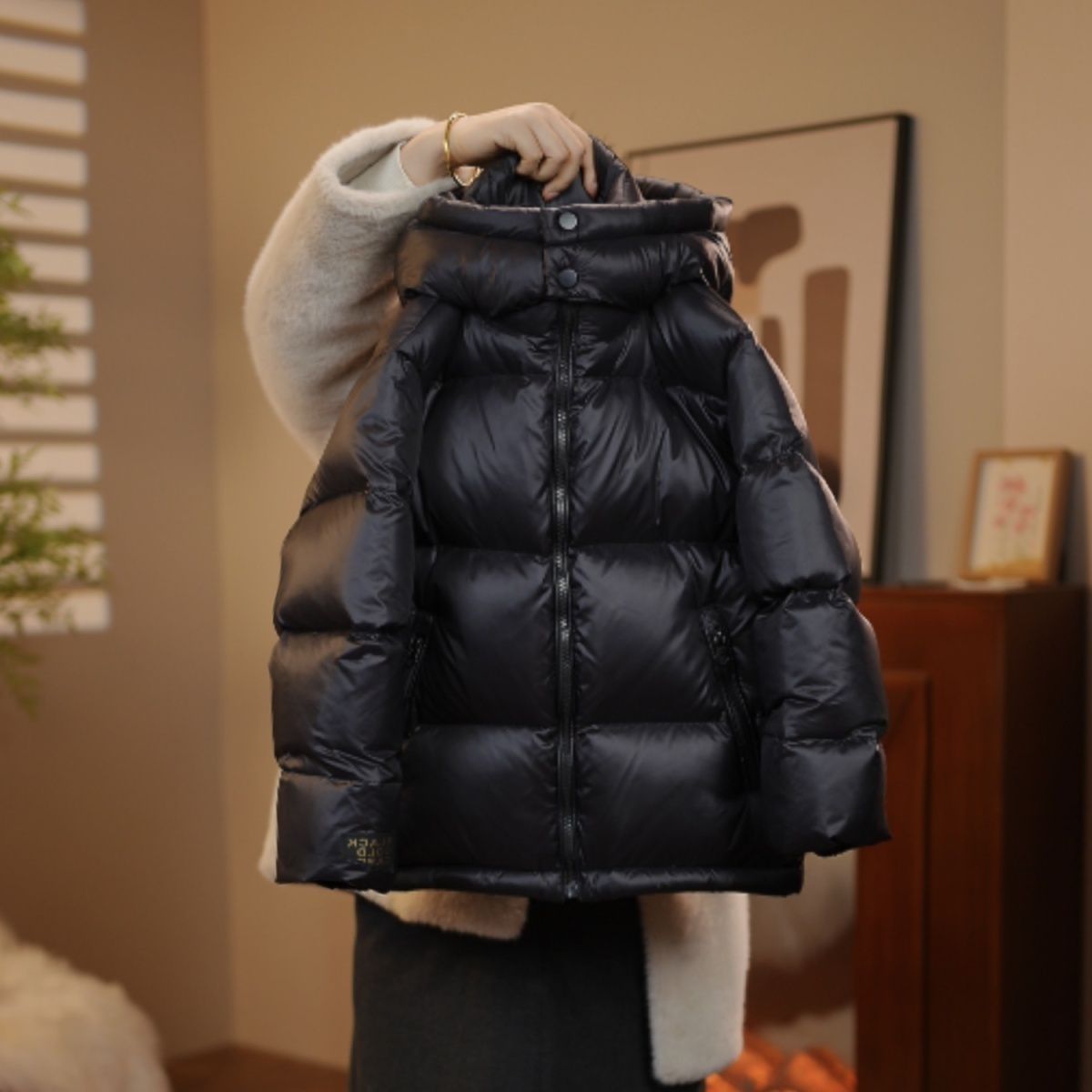 冬季新款儿童时尚免洗黑金羽绒服男女童连帽外套中大童短款上衣