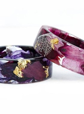 带压制粉色花瓣和金片的树脂戒指,兰花戒指 - 内部压制花瓣和金