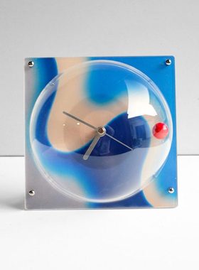 艺歪新款太空蓝色动感立钟座钟创意色彩艺术时尚网红静音客厅摆件