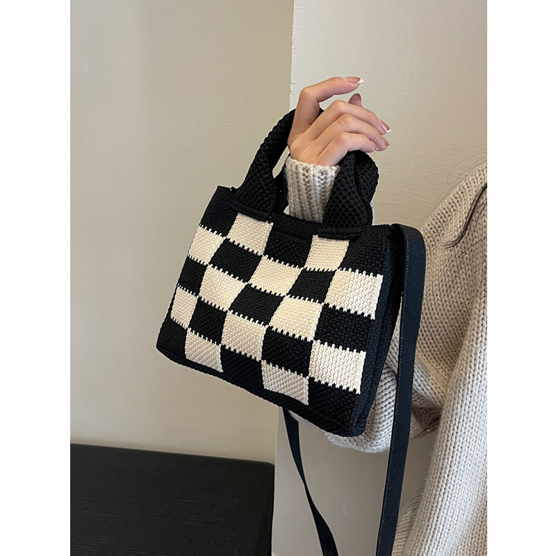 手提手工针织f包毛线包成品2023秋冬新款编织斜挎包出门上班小拎