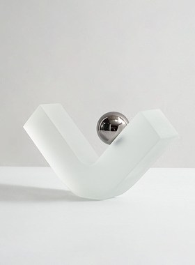 现代轻奢水晶勾形几何摆件样板间客D厅茶几摆设计师书房书柜装饰