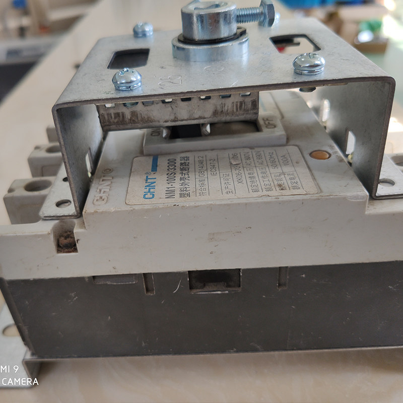 100型空气开关断路器柜门外连杆旋转手柄操作机构B1-135/126/703