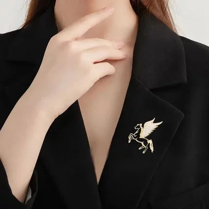 时尚创意感简约飞马精致镂空胸花高档西装外套配饰礼品套组YL