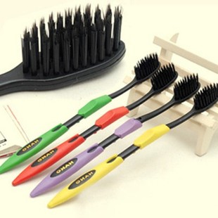 纳米竹炭牙刷四支2祇装口腔清洁 黑黄色圆尖头超细按摩软毛橡胶把