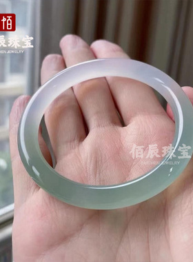 冰种玉髓手镯半水半水油青色远山黛8MM渐变圆条美人镯厂家