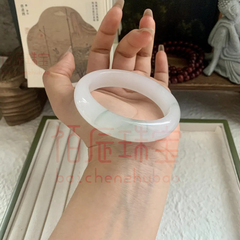 厂家新疆天山翠玉手镯冰翠雪翠冰飘花冰胖玉石手镯天然玉手镯