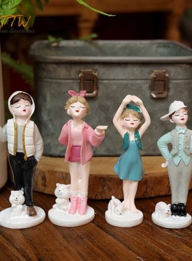 青春活力甜美情侣活泼俏皮款树脂温馨情人礼物桌面家居装饰摆件