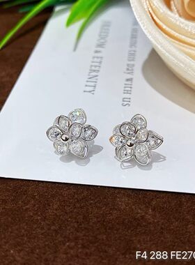 银925纯银花朵耳钉女小众设计高级轻奢送女友生日礼时尚百搭