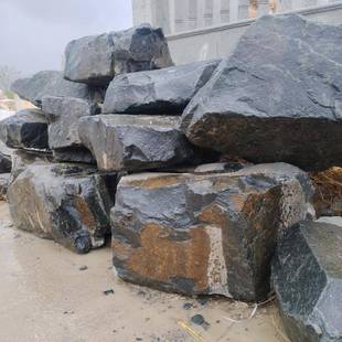 厂家直供中国黑景石山西黑造景石园林草坪置石原石摆件景观石订购